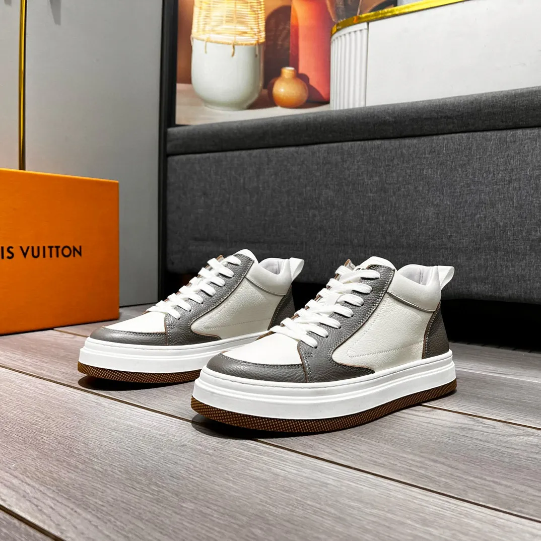 Factory price: 460💰LV's new casual high-top men's shoes👉 👉 Fashionable and versatile, 💞 Simple and elegant style, 🔊 The fabric is made of imported cowhide, ☑️breathable mesh lining, original wear-resistant rubber outsole, exclusive new style, taken in kind, five colors available, code number: 38-44, (45 can be customized)